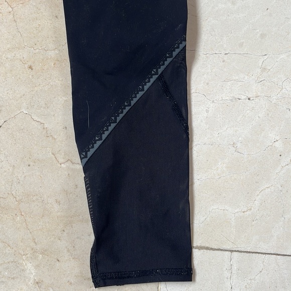 Ivivva Black Leggings Size small - Picture 5 of 6